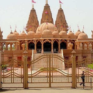Divine Jain Trail: Private Day Tour to Ankleshwar from Surat
